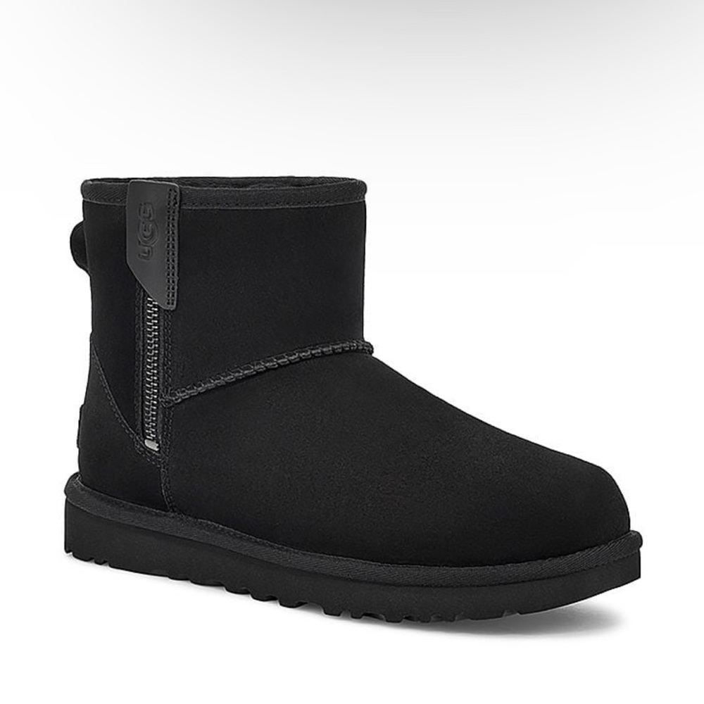 UGG Classic Mini Bailey Zip